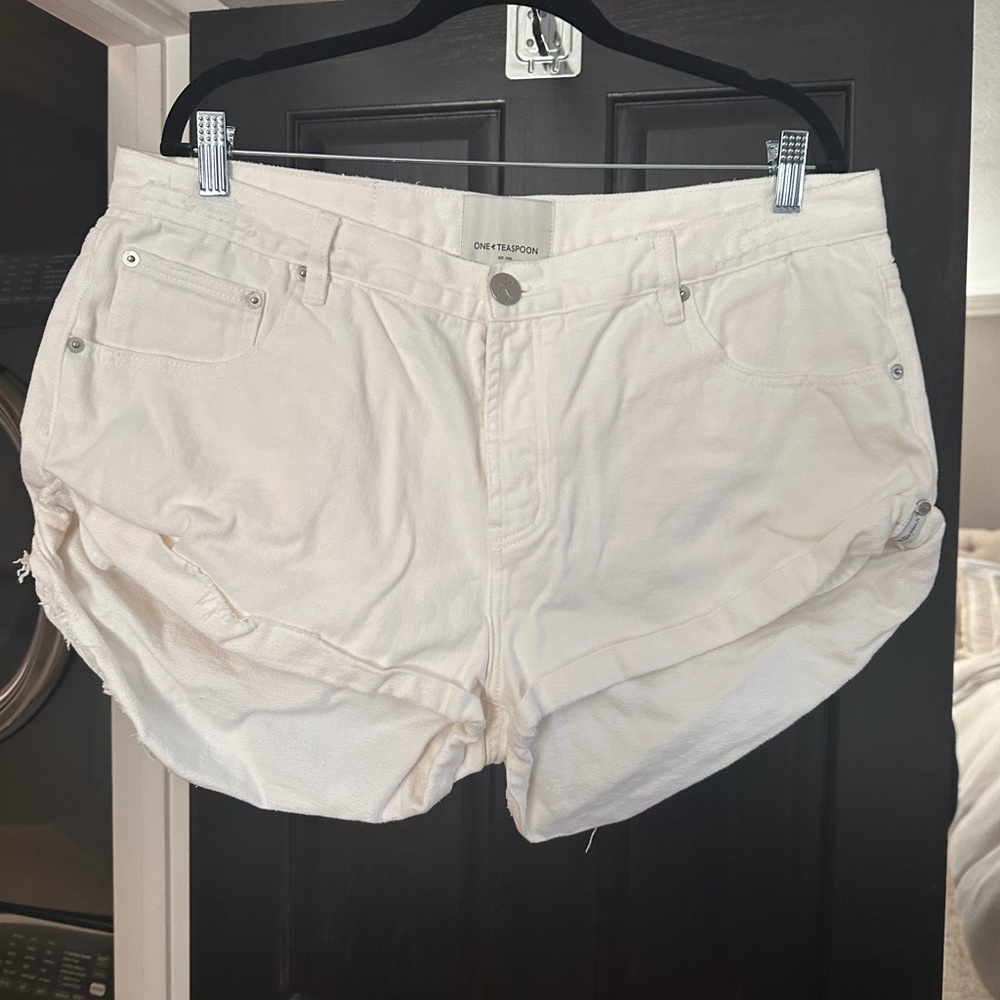 One Teaspoon | White Jean shorts | 34